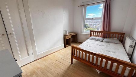 3 bedroom maisonette to rent - Photo 4