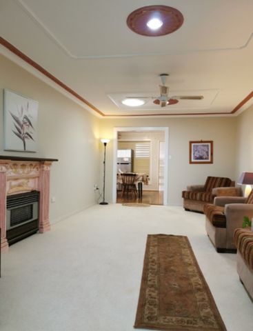 Furnished Room for Rent in Central Newtown Location - Photo 2