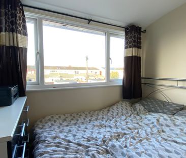 Roughmoor Crescent, Taunton, Somerset - Photo 4