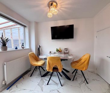 3 bedroom terraced house to rent - Photo 4