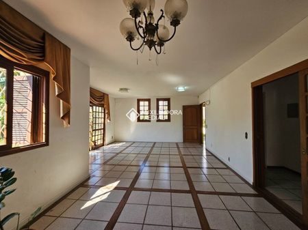 Casa com 4 quartos e 266m² para alugar em Vila João Pessoa, Porto Alegre. - Foto 5