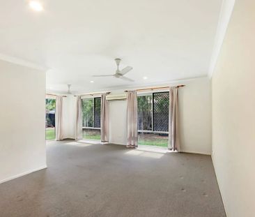 2 Wallace Circuit, Kirwan. - Photo 5