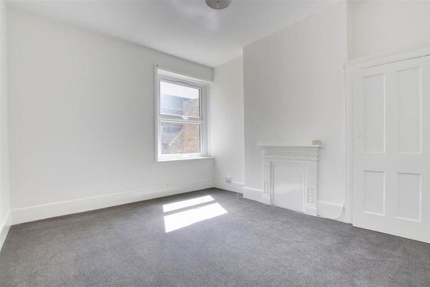 3 bedroom maisonette to rent - Photo 1