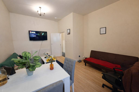 1 bedroom apartment to rent - Photo 2