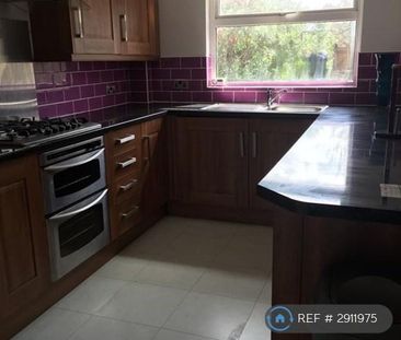 1 bedroom in a house share to rent - Photo 4