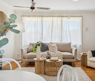 Spacious & Versatile Family Home with Multiple Living Areas - Photo 1