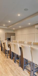 Superbe condo 3 ½ TOUT MEUBLÉ & TOUT INCLUS au Quartier Dix30 à Brossard - Photo 4