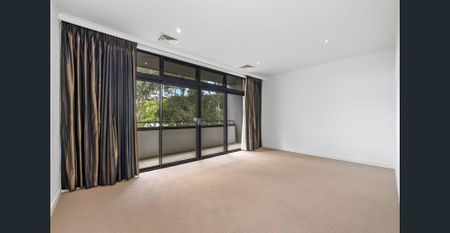 Modern 3-Bedroom Town House in a Prestigious Leafy Location - Photo 2