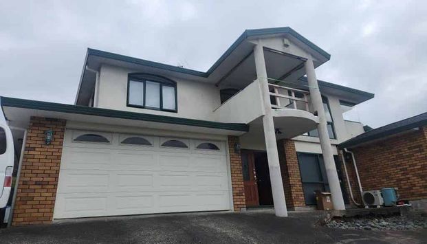 Manukau Heights - 4 brm, 2 bathroom - Photo 1