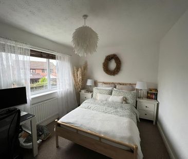 3 bedroom end of terrace house to rent - Photo 4