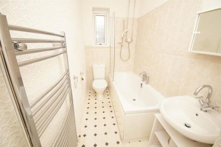 2 bedroom end of terrace house to rent - Photo 5