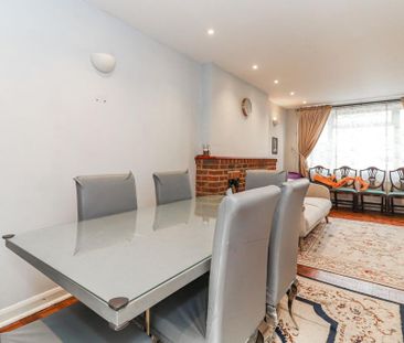 4 bedroom detached house to rent - Photo 1