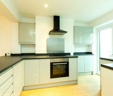 4 bedroom house to rent - Photo 3