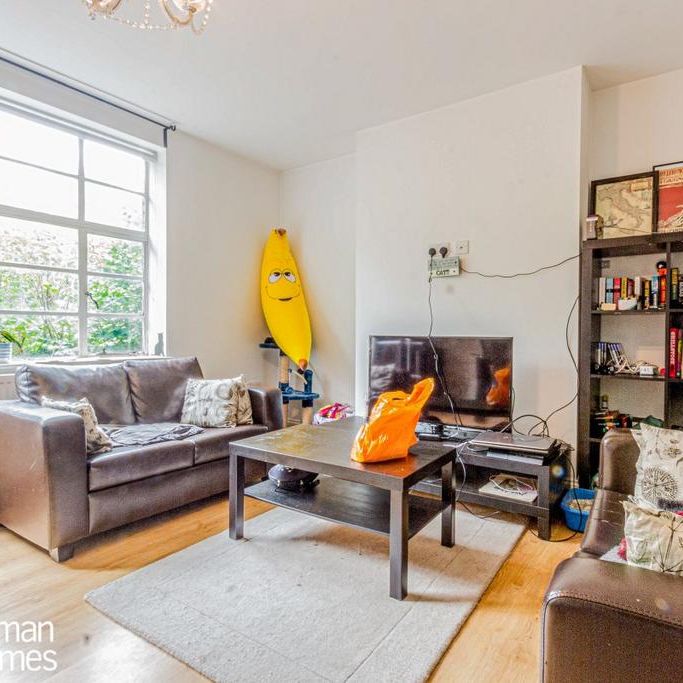 3 bedroom flat to rent - Photo 1