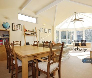 4 bedroom detached house to rent - Photo 3