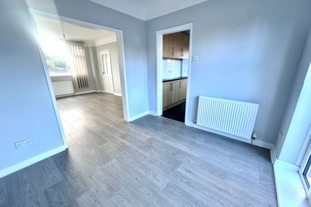 Prenton Village Road - Photo 4