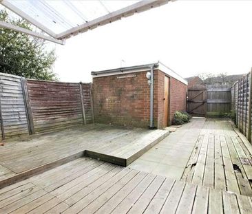 Pinewood Park, Farnborough, Berkshire, GU14 - Photo 6