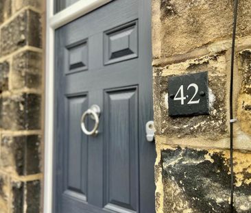2 bedroom terraced house to rent - Photo 2