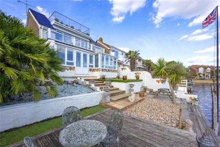 4 bedroom detached house to rent - Photo 2