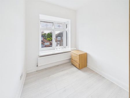 4 bedroom semi-detached house to rent - Photo 3