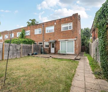3 bedroom house - end terrace - Photo 2