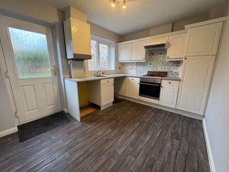 2 bedroom semi-detached house to rent - Photo 5