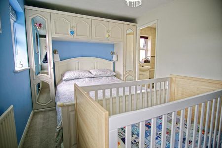 3 bedroom detached house to rent - Photo 4