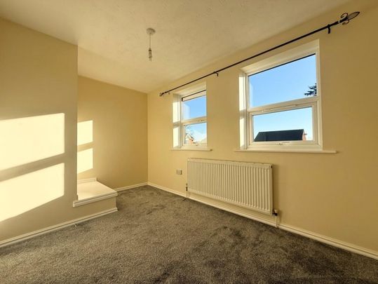 2 bedroom end of terrace house to rent - Photo 1