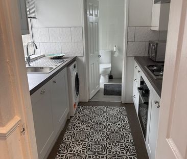 Room in a Shared House, Preston Gardens, LU2 - Photo 3