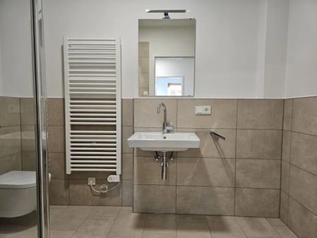 *EXKLUSIVE 2 ZIMMER-WOHNUNG mit EBK *AUFZUG *TIEFGARAGE * BARRIEREFREI *ERSTBEZUG - Photo 4