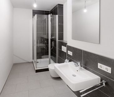 Modernes Familienzuhause mit Terrasse, Balkon und zwei Bädern - Photo 4