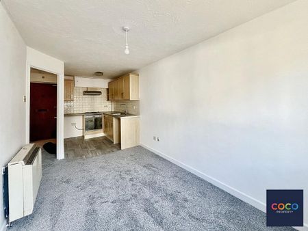 1 bedroom flat to rent - Photo 2