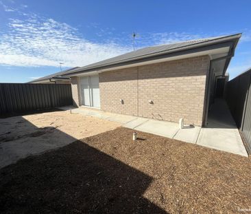 4 Desiree Street, Munno Para West, SA 5115 - Photo 3