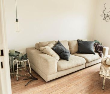 Voll ausgestattet, sonnendurchflutet mit Blick auf die Elbe – Erstb... - Foto 1