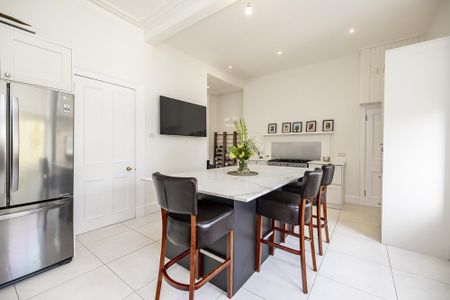 4 bedroom flat to rent - Photo 4