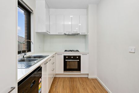 Modern Comfort & Low Maintenance Living - Photo 3