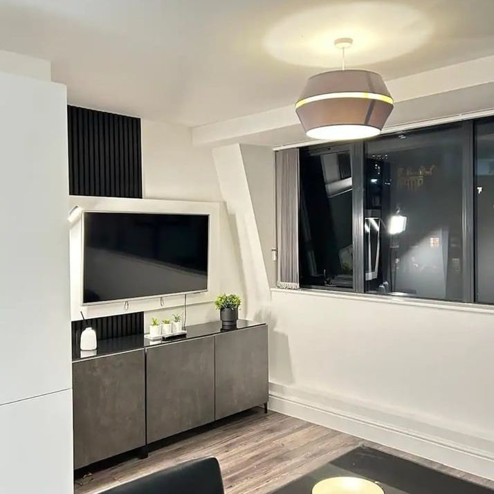 2 Bed Flat, Queens House, S1 - Photo 1