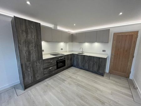 Long Acre, Nottingham, NG13 - Photo 2