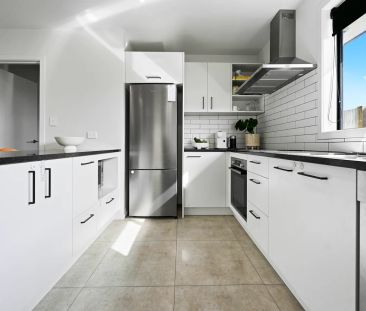 Modern New build Home - Photo 1