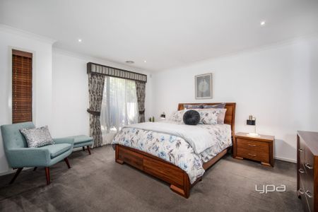 Spacious Family Living on a Generous Block in a Prime Location - Photo 5