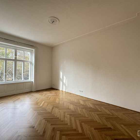 Exklusives Altbau-Juwel mit traumhaften Parkblick | ZELLMANN IMMOBILIEN - Photo 1