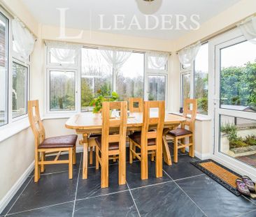 4 bedroom detached house to rent - Photo 3