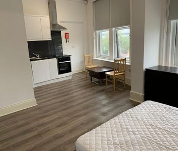 Studio to rent - Photo 6