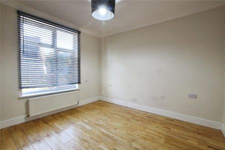 4 bedroom semi-detached house to rent - Photo 5