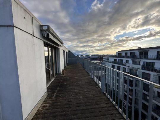 Moderne 2.5 pièces avec grand balcon proche du centre - Photo 1