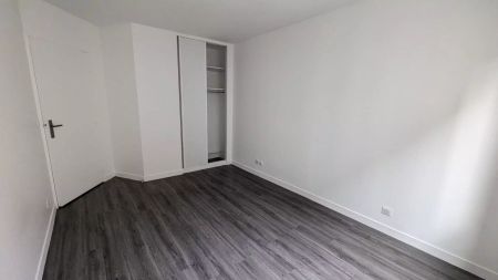 location Appartement T3 DE 74.16m² À GARCHES - Photo 3