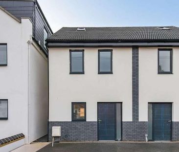 Victoria Road, East Barnet, EN4 - Photo 2