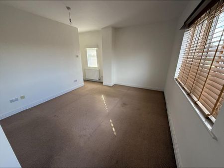 4 bedroom detached house to rent - Photo 5