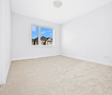 For Lease - 1039 Thompson Drive, Oshawa, Ontario - Photo 3