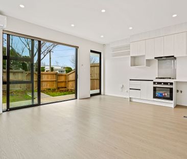 Beautiful 3 Bedroom New Lynn Home - Photo 4